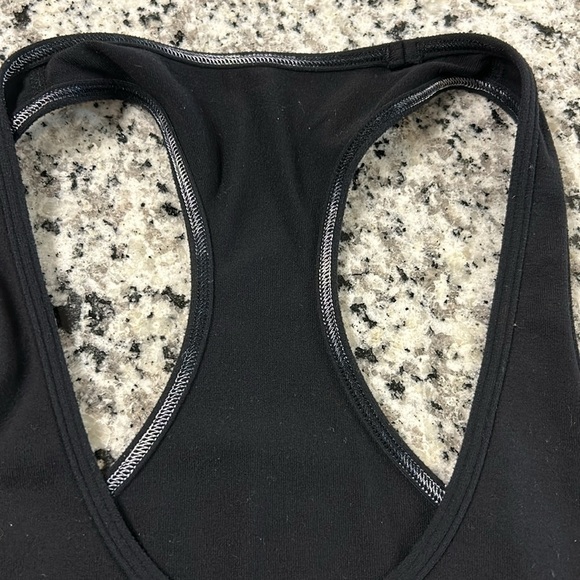 Lululemon Razorback Tee - Picture 4 of 8